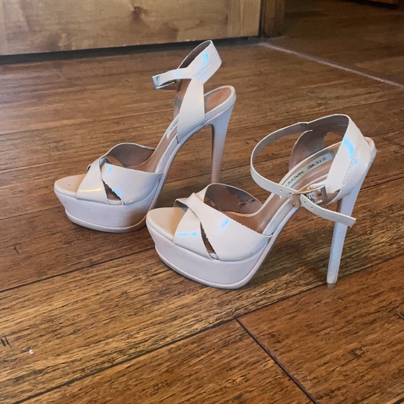 Beige steve madden strappy heels - Picture 2 of 3